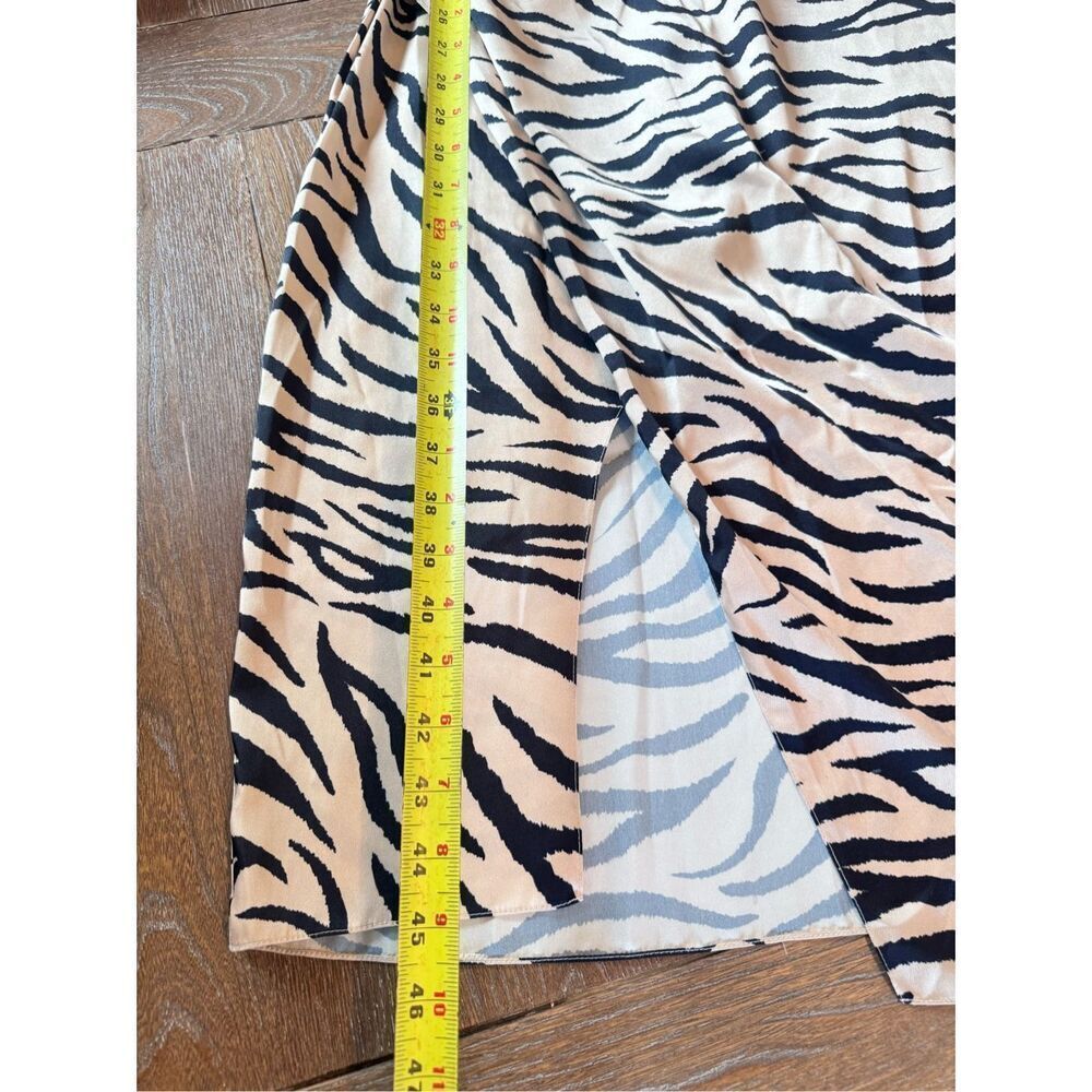 Sally LaPointe Zebra Print Cream Black Drop Collar Satin Dress Women's Size 4‎ - Picture 11 of 11